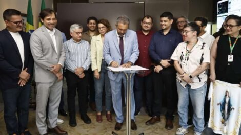 elmano-anuncia-criacao-do-plano-de-cargos-e-carreiras-para-servidores-da-cultura-no-ceara