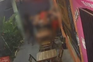 homem-autista-e-agredido-em-comercio-por-usar-camisa-do-fortaleza;-acao-foi-flagrada-em-video