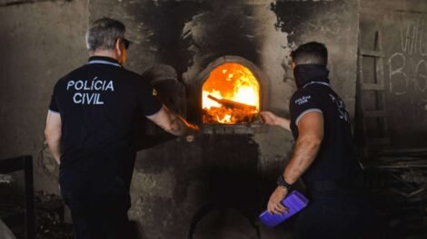 policia-civil-incinera-mais-de-1,5-tonelada-de-drogas-apreendidas-no-ceara