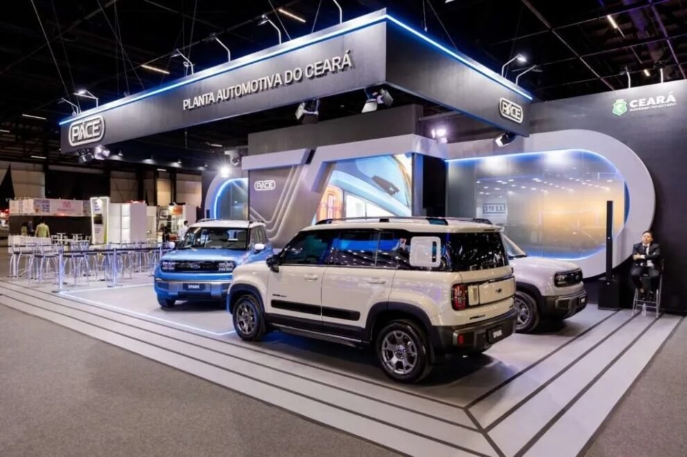 em-sao-paulo,-elmano-mostra-primeiro-carro-que-sera-produzido-no-polo-automotivo-do-ceara