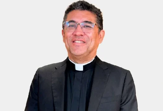 papa-leao-xiv-nomeia-monsenhor-antonio-carlos-do-nascimento-como-bispo-auxiliar-de-fortaleza