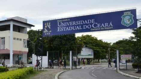 uece-aplica-2a-fase-do-vestibular-2026.1-para-mais-de-10-mil-candidatos-neste-domingo-e-segunda-feira