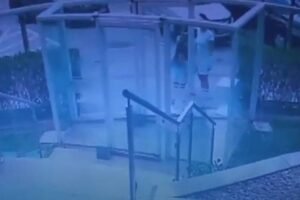 mulheres-se-fingem-de-atletas-de-beach-tenis-e-arrombam-apartamentos-na-beira-mar