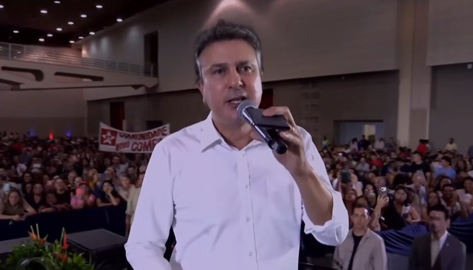 com-lula,-camilo-santana-entrega-carteira-nacional-docente:-“para-dar-orgulho-de-dizer-que-e-professor”