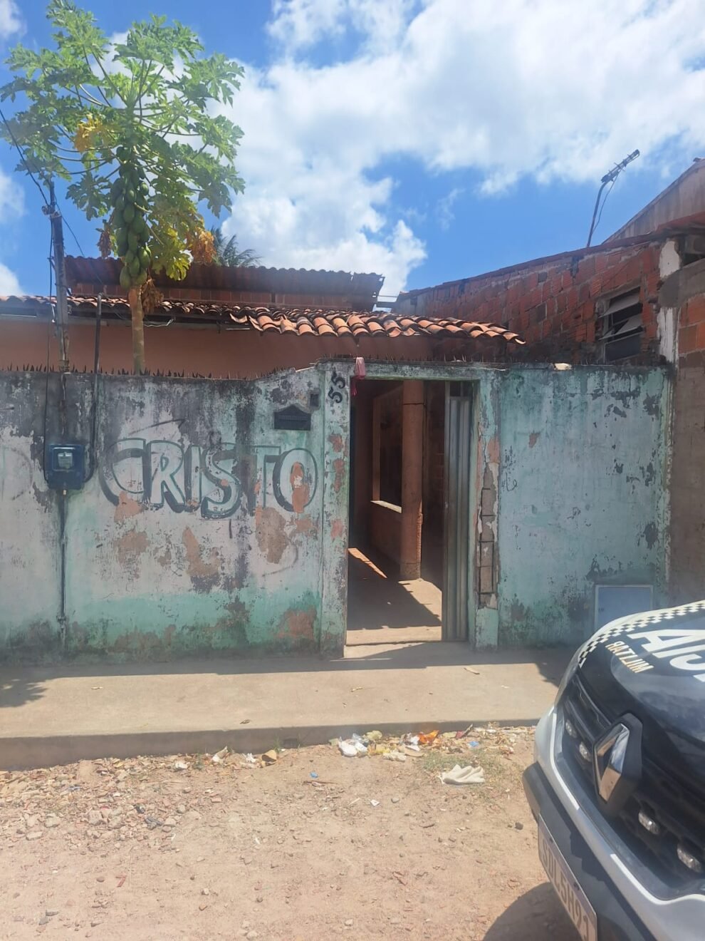 casal-e-encontrado-morto-com-marcas-de-tiros-dentro-de-residencia-em-caucaia