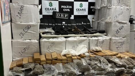 policia-descobre-imovel-em-aquiraz,-no-ceara,-com-armas-e-quase-uma-tonelada-de-drogas