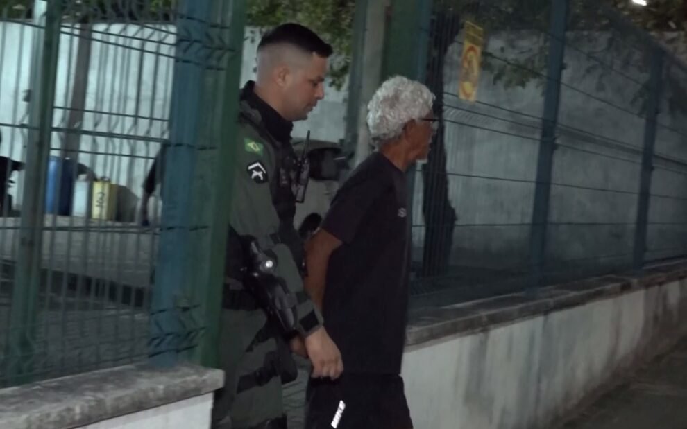idoso-e-preso-por-furto-de-celulares-de-torcedores-na-arena-castelao,-em-fortaleza