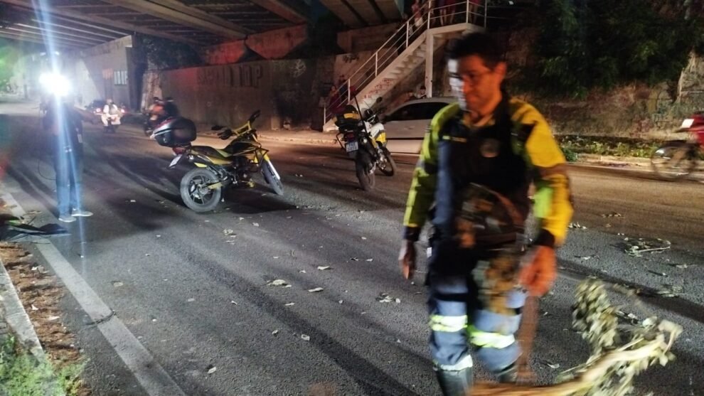 ciclista-morre-atropelado-por-motocicleta-na-av.-raul-barbosa,-em-fortaleza