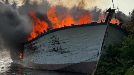 barco-incendiado-no-ceara:-chefe-de-faccao-criminosa-e-preso-apos-mandar-queimar-barco-de-r$-1,8-milhao