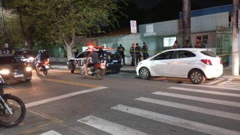 ataque-a-tiros-contra-carro-de-aplicativo-deixa-casal-e-crianca-de-um-ano-feridos-em-pacatuba