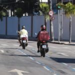 lei-que-da-isencao-de-50%-no-ipva-para-motociclistas-por-aplicativo-e-sancionada-em-fortaleza