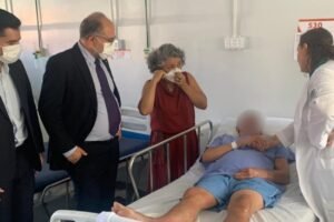 idosos-desabrigados-que-“moravam”-em-hospitais-sao-transferidos-a-abrigos-em-fortaleza