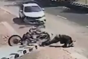 policial-militar-em-moto-e-atropelado-por-carro-em-fortaleza;-acidente-foi-flagrado-em-video