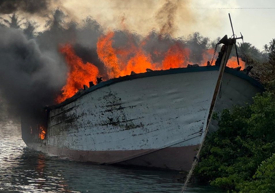 barco-de-r$-1,8-milhao-incendiado-no-ceara:-mais-4-envolvidos-sao-presos,-chegando-a-9-capturados