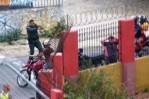 policia-militar-recupera-moto-roubada-em-fortaleza-apos-flagra-do-nuvid;-veja-o-video