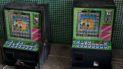 dona-de-comercio-e-presa-com-duas-maquinas-caca-niqueis-dentro-de-mercearia-em-fortaleza