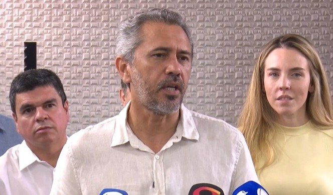 “vamos-crescer-mais”,-diz-elmano-ao-alinhar-metas-do-governo-para-2026-em-reuniao-com-secretariado