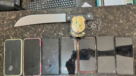 homem-com-antecedentes-por-roubo-e-homicidio-e-preso-em-fortaleza-com-7-celulares