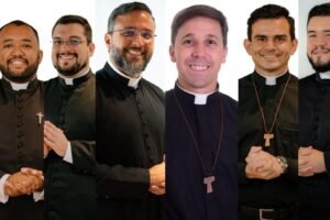 arcebispo-de-fortaleza-dom-gregorio-paixao-ordena-16-novos-diaconos-nesta-segunda-feira-(22)