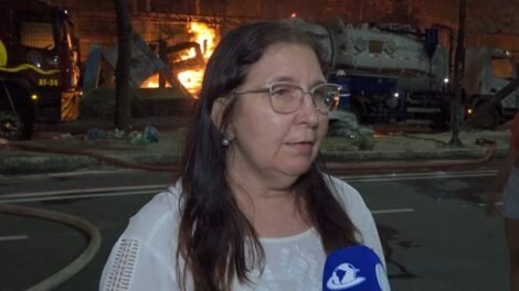 ‘ele-so-nao-estava-la-dentro-porque-foi-para-o-hospital’,-diz-filha-de-chico-alves,-dono-de-sucata-atingida-por-incendio-em-fortaleza