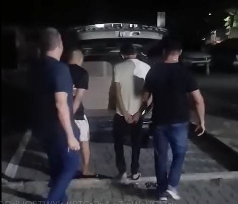 policia-captura-dupla-que-agrediu-homem-na-beira-mar-apos-vitima-pedir-respeito-a-faixa-de-pedestres;-um-e-menor