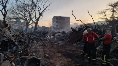 novo-foco-de-incendio-alerta-bombeiros-para-sucata-chico-alves