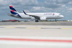 voo-da-latam-para-milao-faz-pouso-de-emergencia-em-fortaleza-apos-comissario-passar-mal