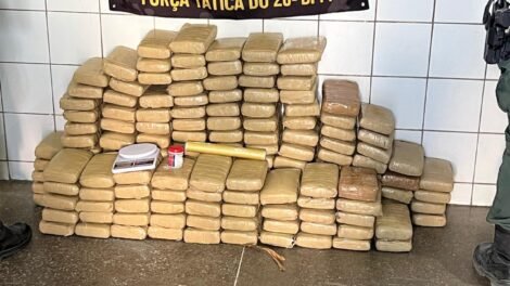 policia-apreende-quase-180-kg-de-drogas-e-prende-suspeitos-armados-em-acoes-em-caucaia