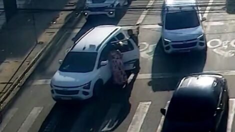 policiais-militares-auxiliam-parto-em-taxi-em-fortaleza;-confira-o-video