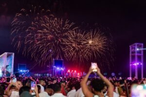 reveillon-de-fortaleza-2026:-virada-do-ano-na-praia-de-iracema-reune-1,5-milhao-de-pessoas
