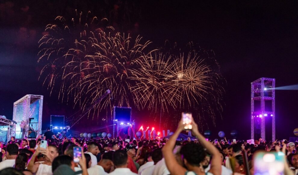 reveillon-de-fortaleza-2026:-virada-do-ano-na-praia-de-iracema-reune-1,5-milhao-de-pessoas
