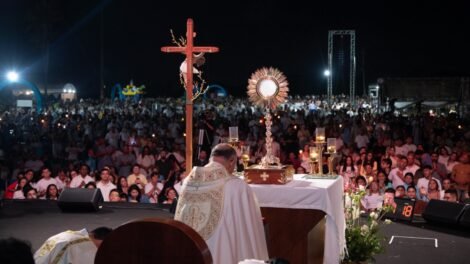 reveillon-da-paz-2026-reune-milhares-de-fieis-na-virada-de-ano,-em-fortaleza