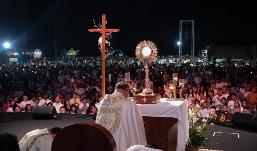 reveillon-da-paz-2026-reune-milhares-de-fieis-na-virada-de-ano,-em-fortaleza