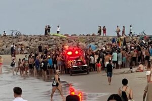 mulher-morre-afogada-na-praia-do-icarai,-no-ceara