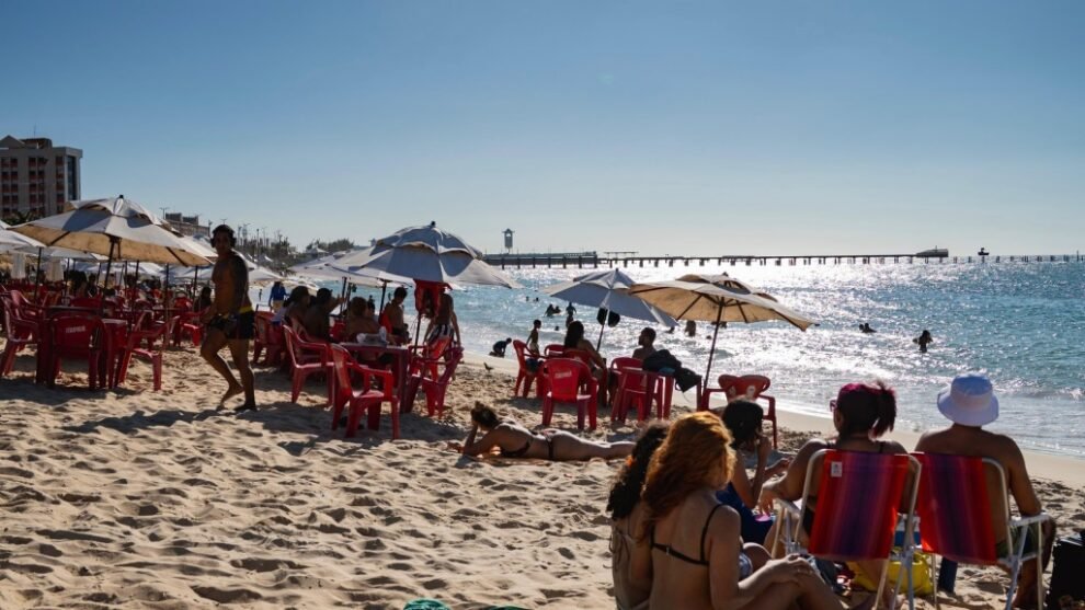 reveillon-2026-impulsiona-turismo-e-gera-r$-820-milhoes-na-economia-do-ceara