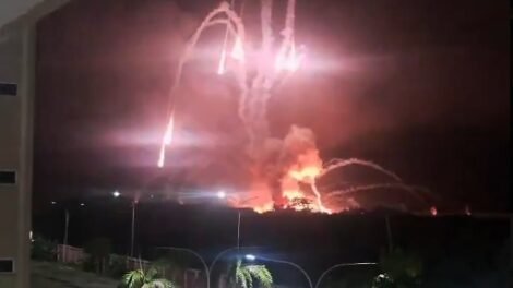 urgente:-explosoes-atingem-caracas-e-outras-regioes-da-venezuela;-governo-acusa-ataque-dos-eua