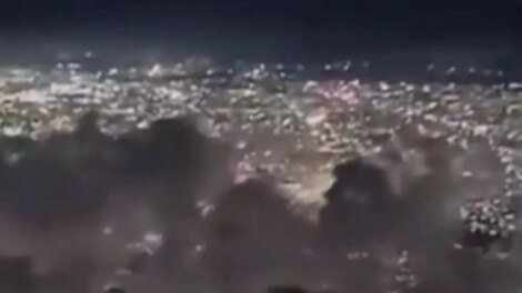 piloto-filma-queima-de-fogos-em-fortaleza-durante-voo-na-virada-do-ano;-veja-video