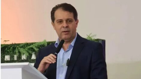 “grave-violacao-ao-direito-internacional”,-diz-evandro-leitao-sobre-ataque-a-venezuela