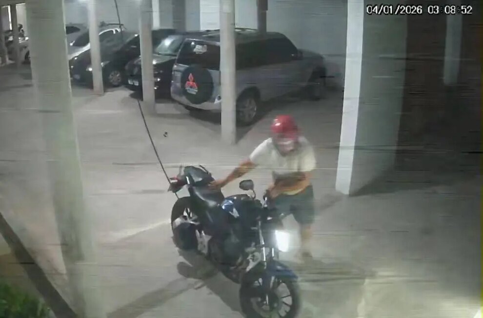 dupla-invade-condominio-em-fortaleza-e-furta-duas-motocicletas-durante-a-madrugada