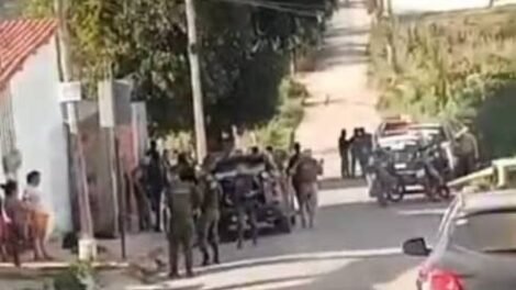 quatro-criminosos-e-um-policial-militar-sao-mortos-durante-confronto-em-tiangua,-no-ceara