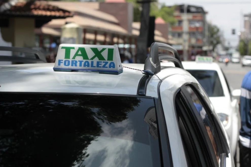 tarifas-de-taxi-em-fortaleza-tem-reajuste-de-18,7%-e-novos-valores-passam-a-valer-em-janeiro