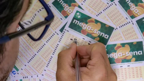 mega-sena-pode-pagar-r$-13,5-milhoes-em-sorteio-deste-sabado-(10)