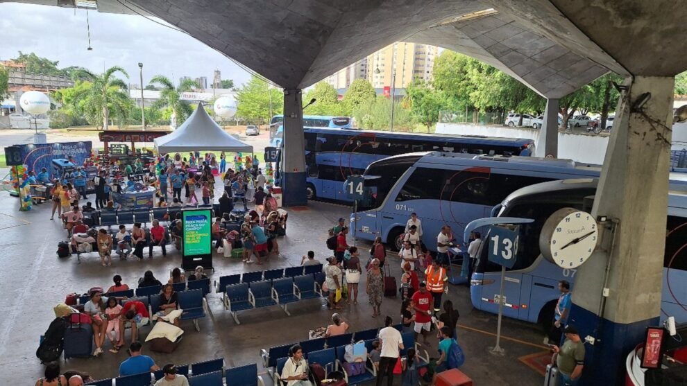 fortaleza-registra-alta-de-38%-na-procura-por-viagens-de-onibus-e-se-consolida-como-destino-em-2025