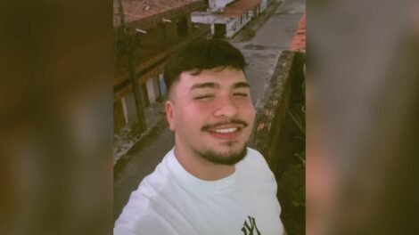 jovem-baleado-na-cabeca-durante-briga-em-barraca-de-praia-segue-internado-em-fortaleza