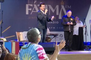 primeiro-dia-13-do-ano-do-ano-lota-santuario-de-fatima-e-evento-mergulho-na-misericordia,-em-fortaleza