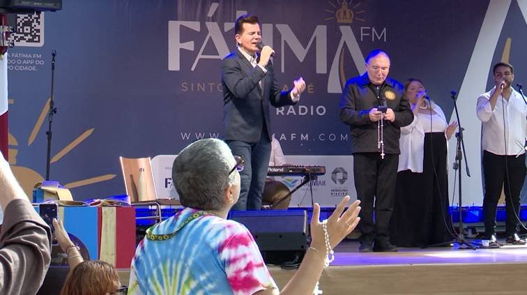 primeiro-dia-13-do-ano-lota-santuario-de-fatima-e-evento-mergulho-na-misericordia,-em-fortaleza