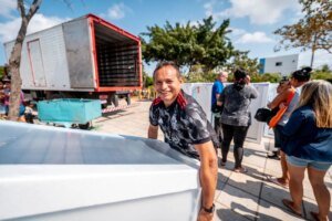 enel-realiza-sorteio-de-geladeiras-em-fortaleza-e-mais-tres-municipios-em-janeiro;-veja-datas