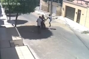 idoso-de-64-anos-e-derrubado-de-moto-e-roubado-por-dois-criminosos-em-sobral,-no-ceara
