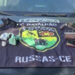 padrasto-e-enteado-sao-presos-com-espingarda-e-drogas-em-russas,-no-interior-do-ceara