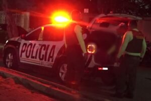 adolescentes-sao-capturados-apos-assalto-no-calcadao-da-avenida-beira-mar,-em-fortaleza